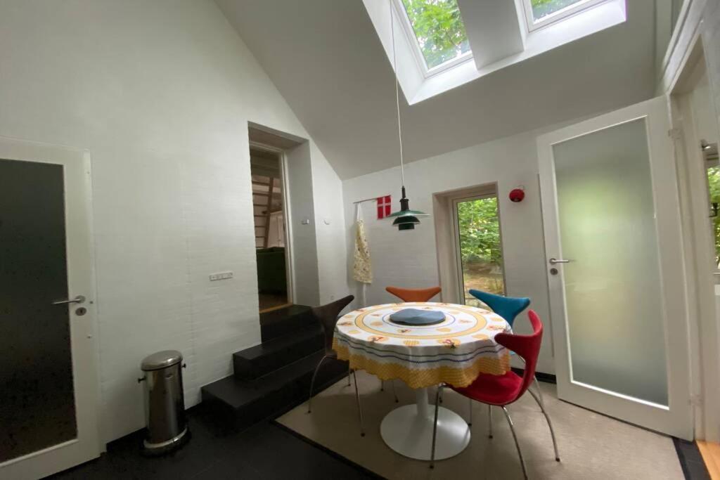 Oak Cottage Near Ronne & Beach Esterno foto